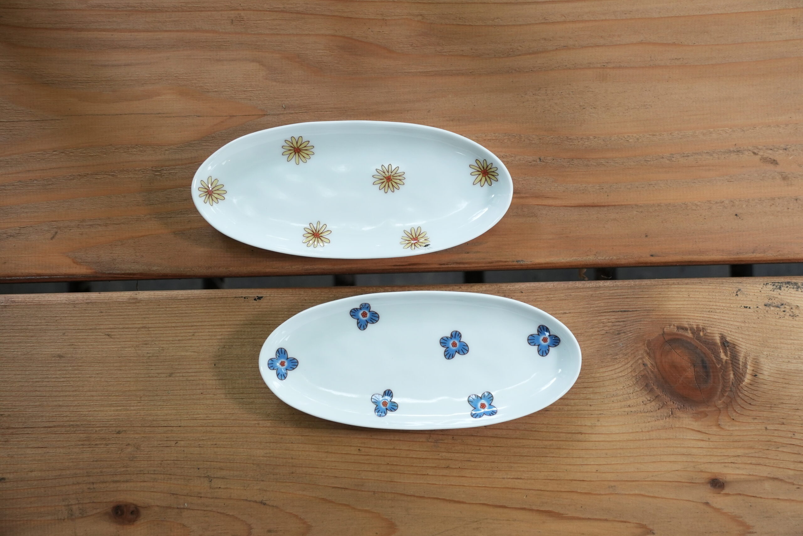 ハレクタニ/花楕円皿